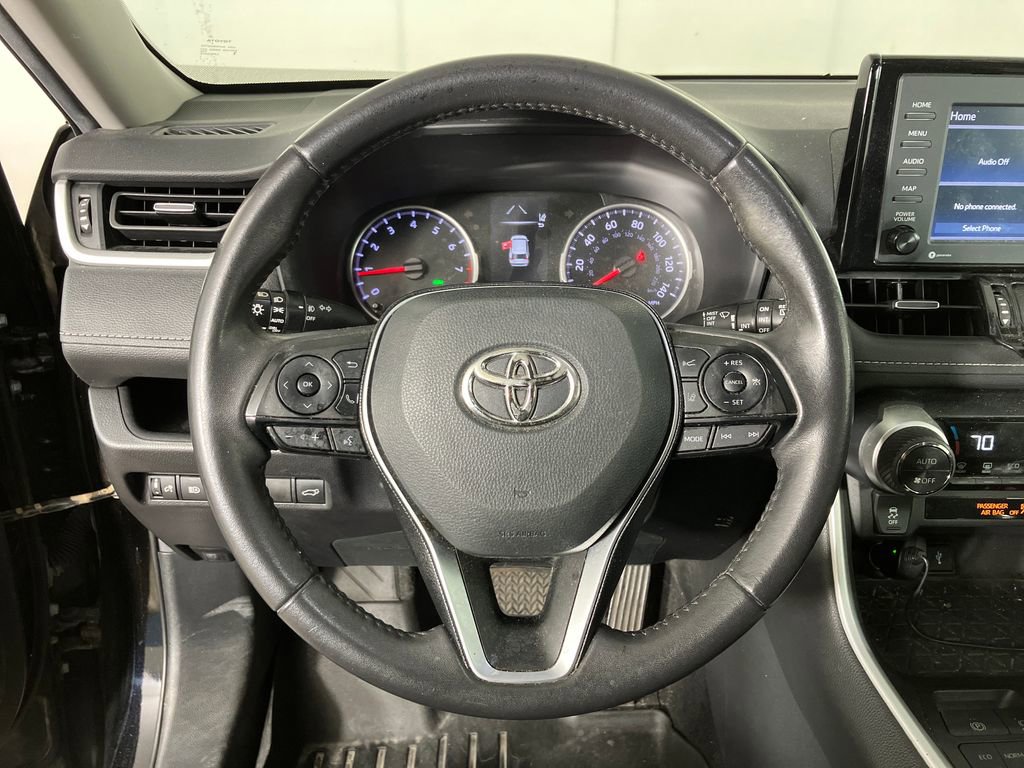 Used 2021 Toyota RAV4 XLE Premium image 15