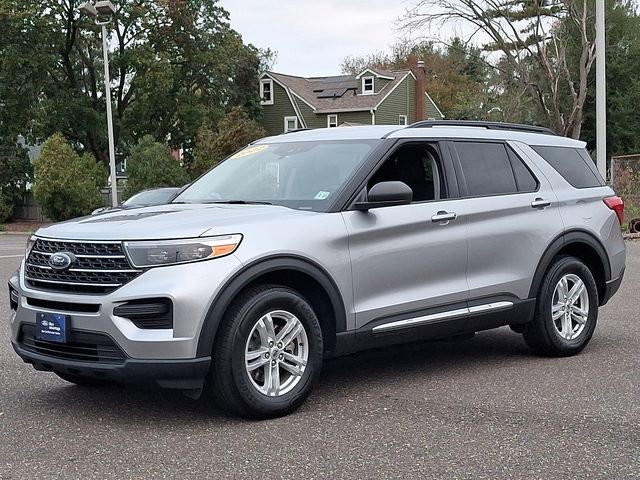 Certified 2022 Ford Explorer XLT AWD/4WD image 3