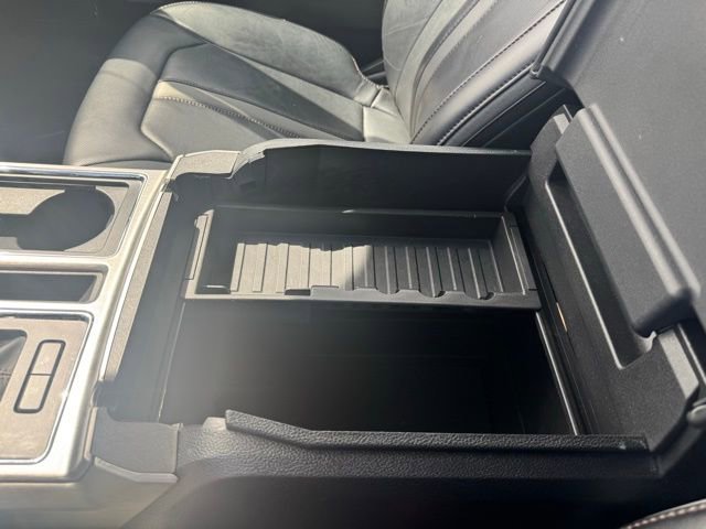 Certified 2018 Ford F150 Platinum w/ Equipment Group 701A Luxury image 15