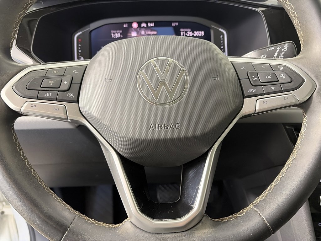 Used 2022 Volkswagen Taos SEL w/ Panoramic Sunroof Package image 16