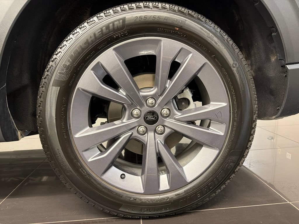 Certified 2025 Ford Explorer Active w/ Active Comfort Package AWD/4WD image 7