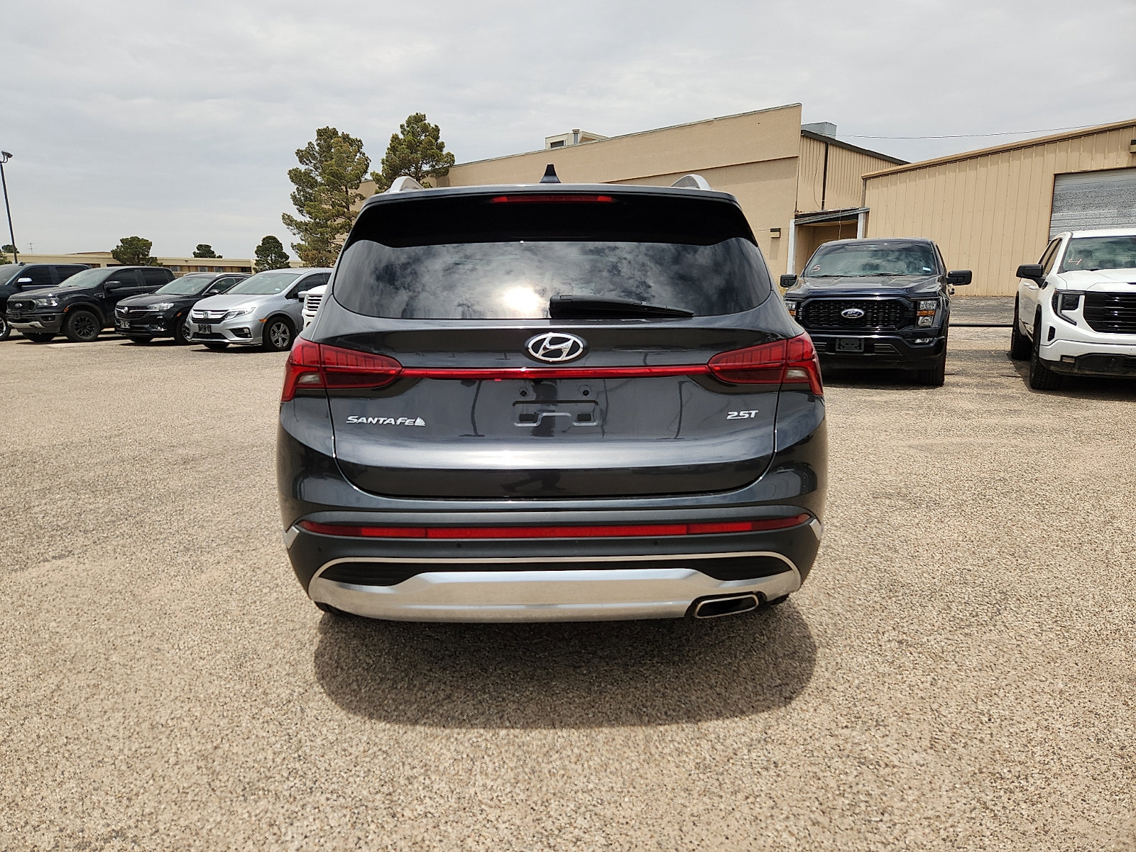 Used 2023 Hyundai Santa Fe Limited FWD image 6