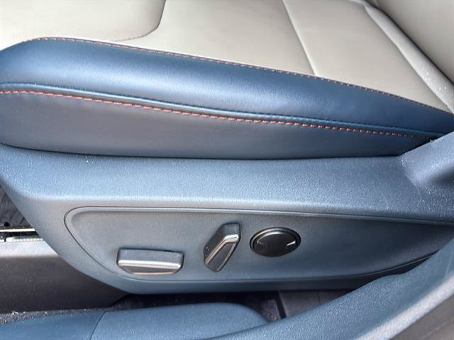 Certified 2025 Ford Maverick Lariat w/ 4K Tow Package AWD/4WD image 12