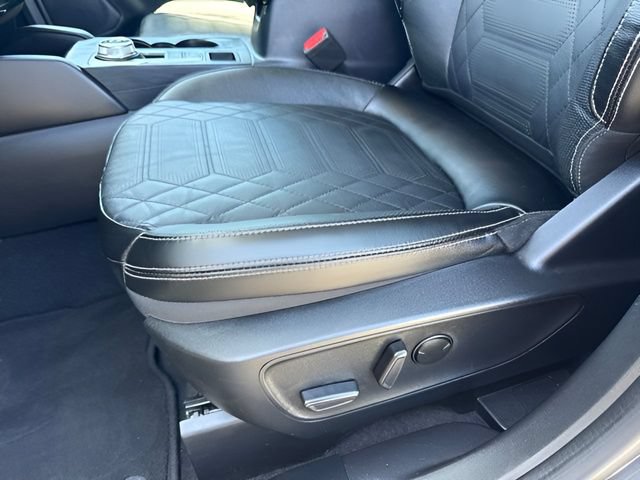 Certified 2023 Ford Escape SE w/ PHEV Premium Package FWD image 17