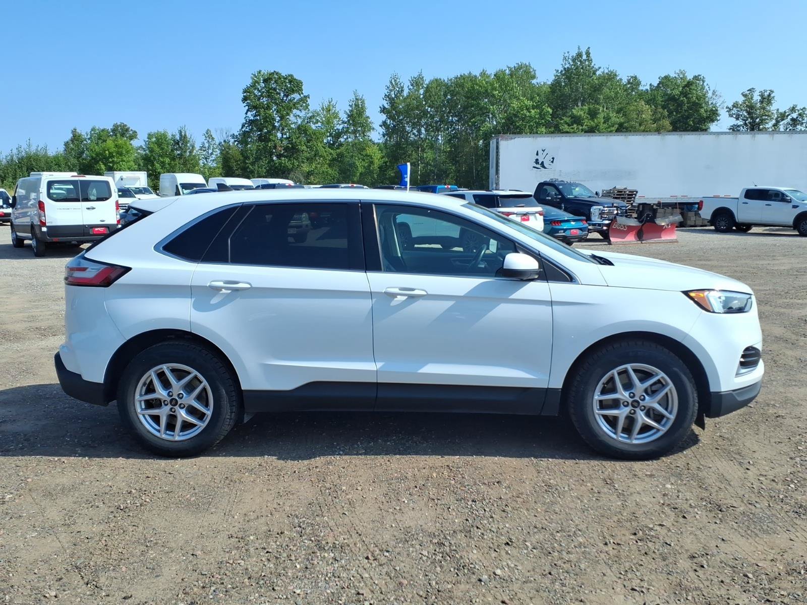 Certified 2024 Ford Edge SEL AWD/4WD image 7
