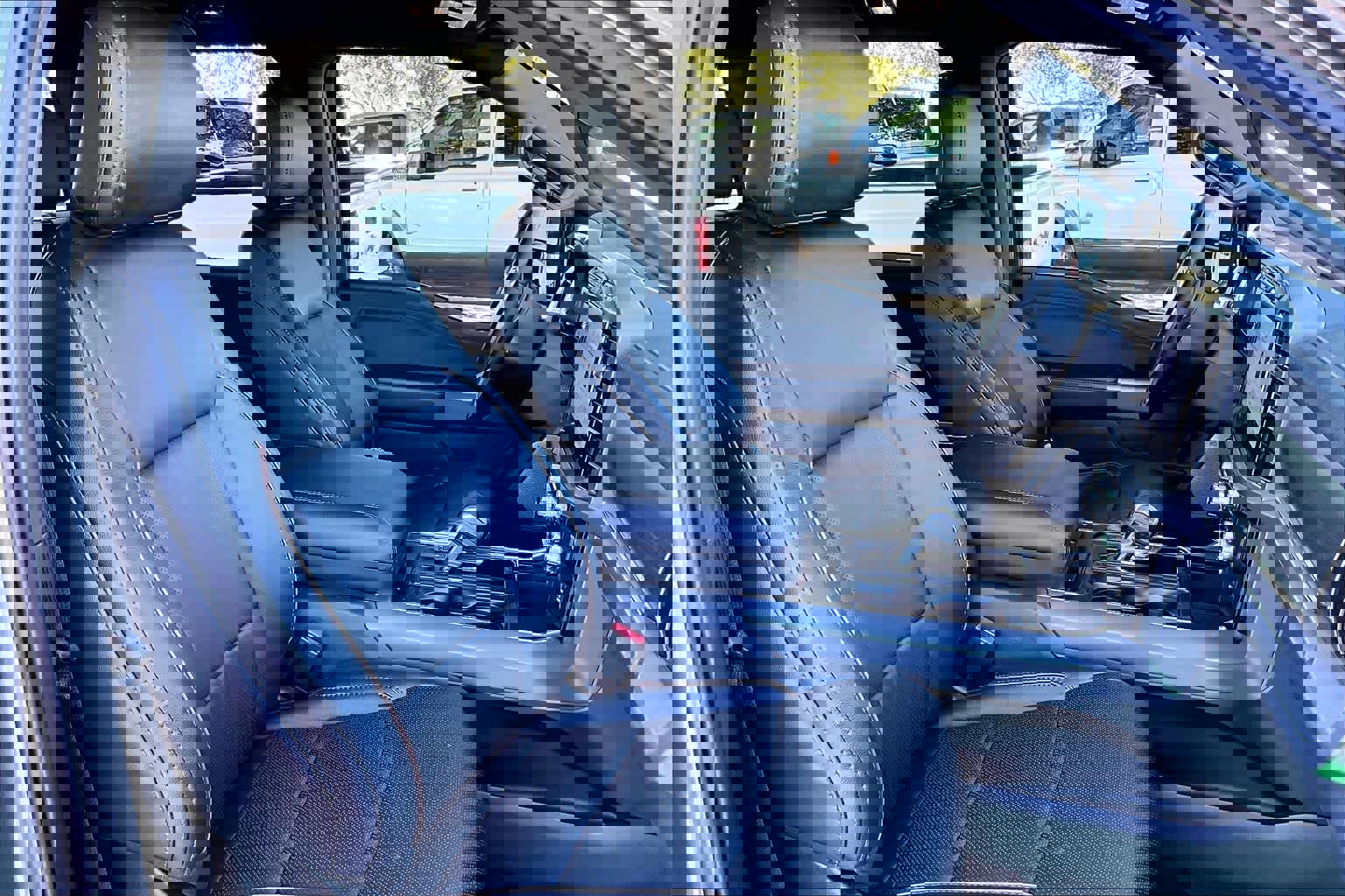 Certified 2025 Ford F150 Lariat w/ Equipment Group 501A Mid image 11