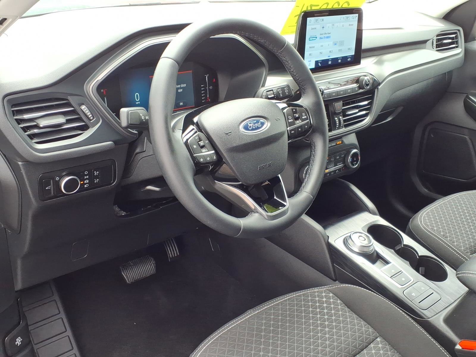 Certified 2023 Ford Escape Active w/ Cold Weather Package FWD image 17