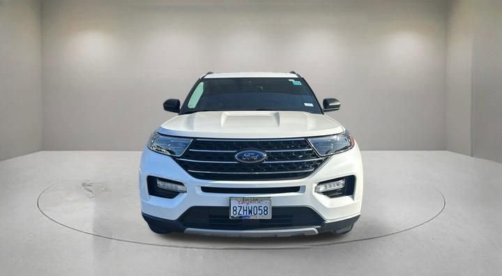 Certified 2021 Ford Explorer XLT w/ Equipment Group 202A RWD image 2