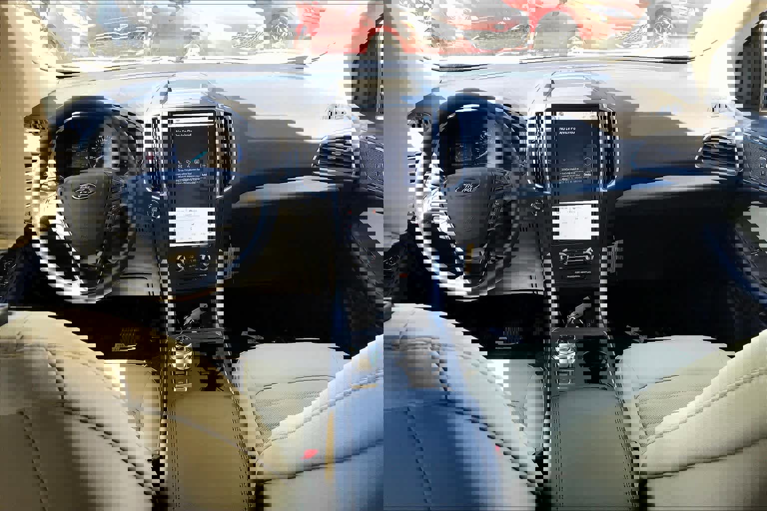 Certified 2024 Ford Edge SE image 5