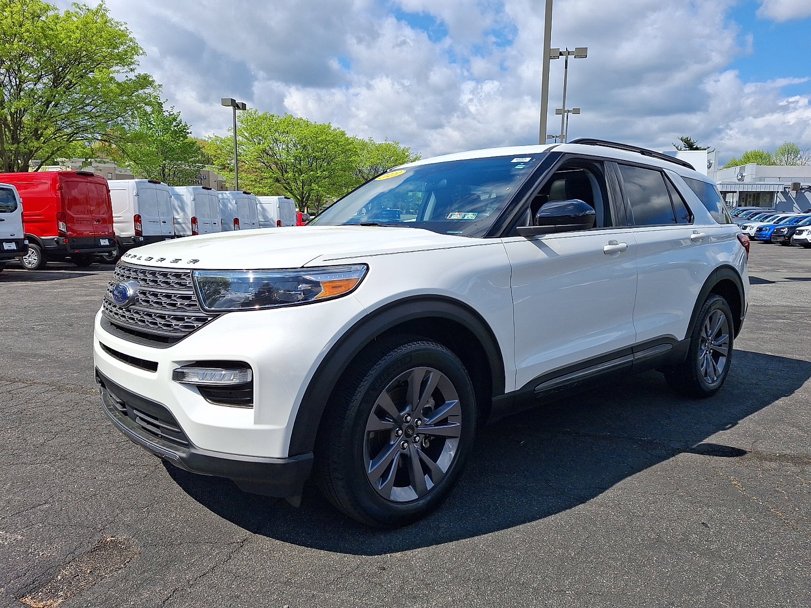 Certified 2023 Ford Explorer XLT w/ Equipment Group 202A image 3