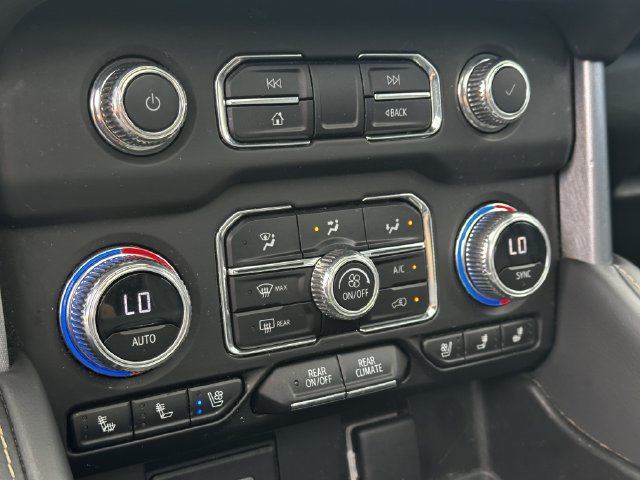 Used 2023 GMC Yukon SLT w/ SLT Premium Package AWD/4WD image 24