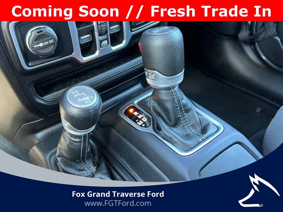 Used 2025 Jeep Wrangler Unlimited Sahara AWD/4WD image 26