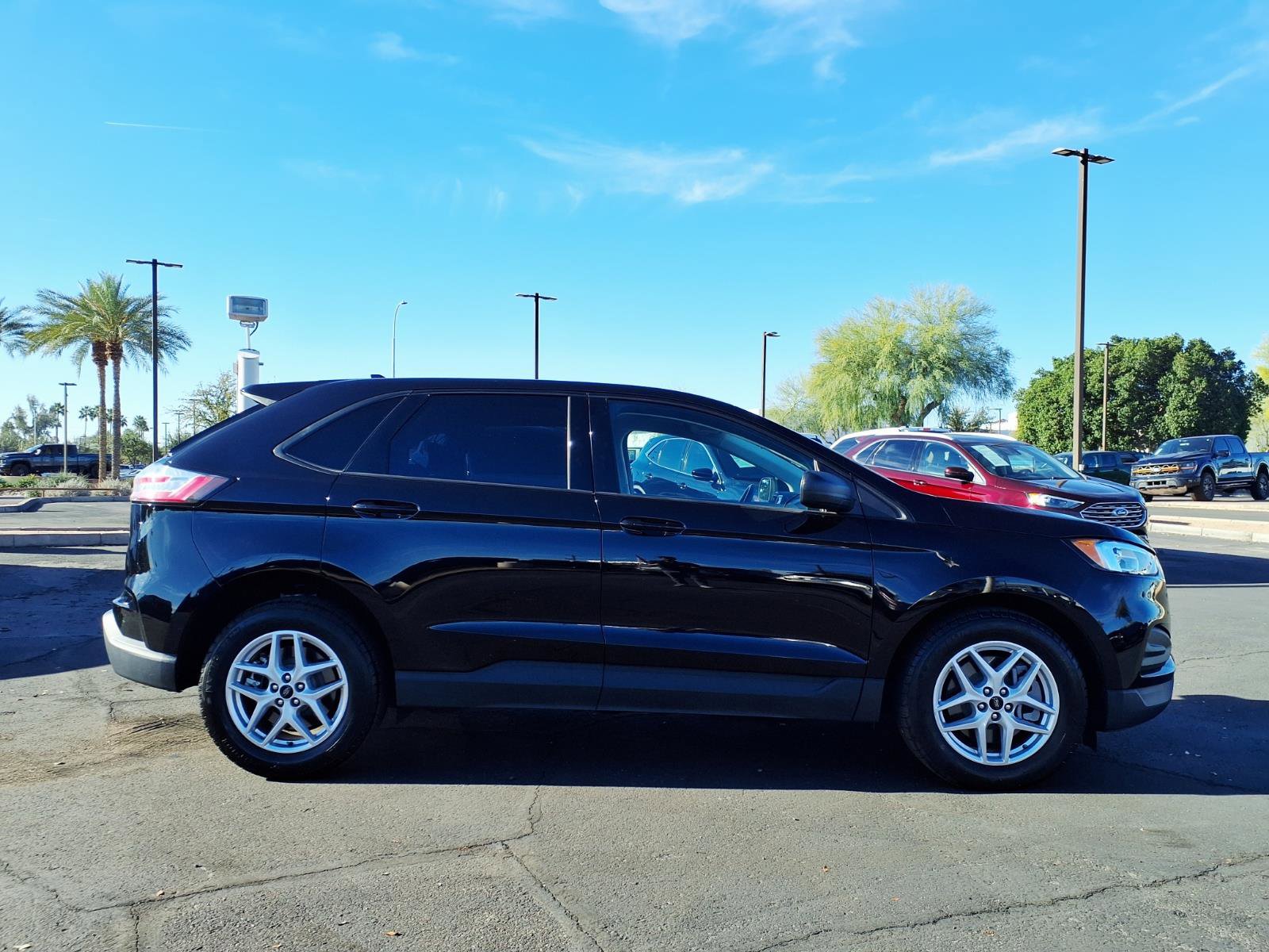 Certified 2024 Ford Edge SE image 7