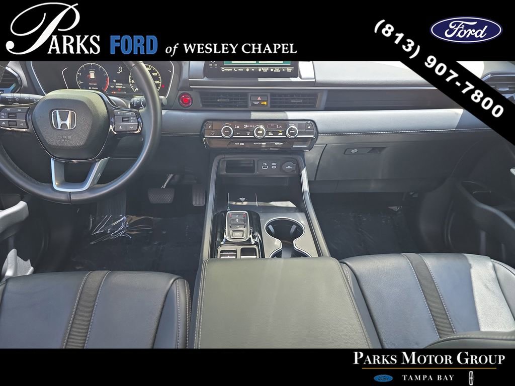 Used 2023 Honda Pilot Touring image 11