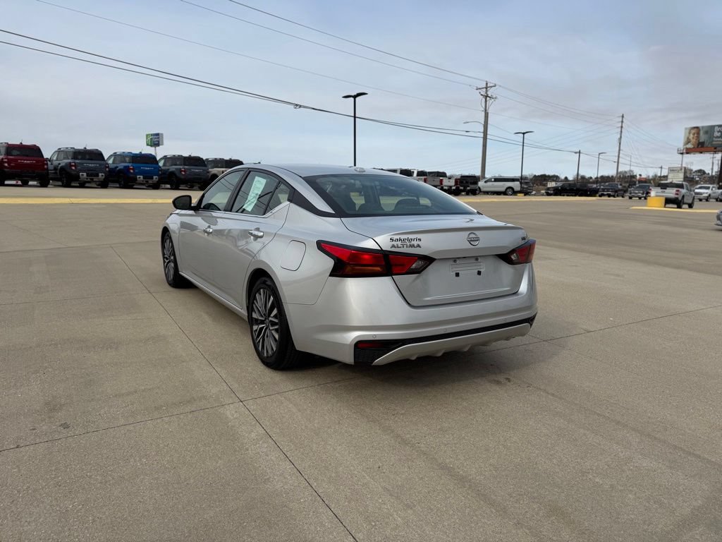 Used 2024 Nissan Altima 2.5 SV FWD image 7