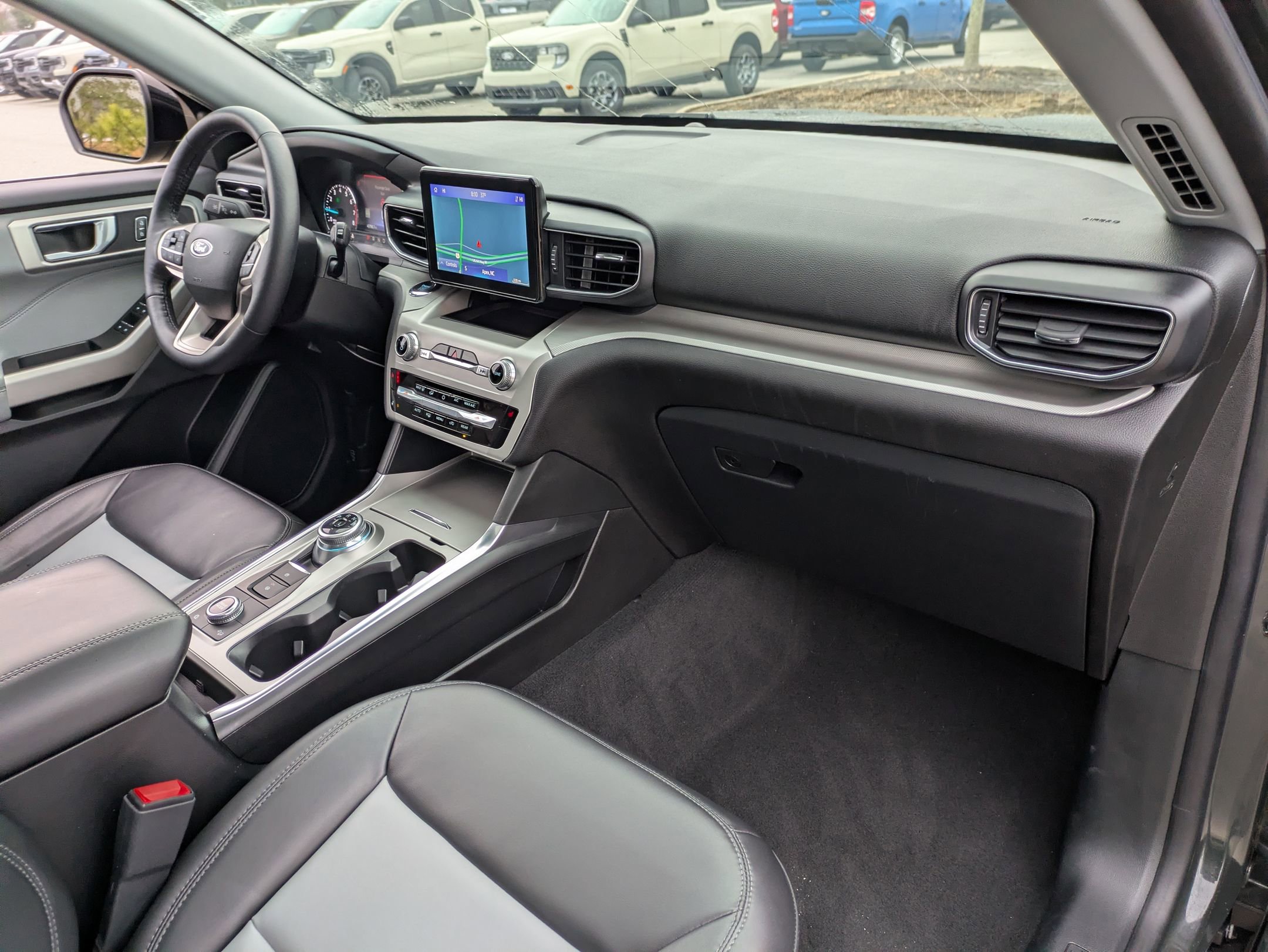 Certified 2022 Ford Explorer XLT w/ Equipment Group 202A image 40