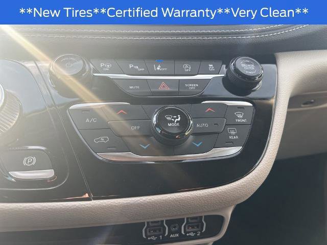 Used 2022 Chrysler Pacifica Touring-L w/ Uconnect Theater Family Group image 38