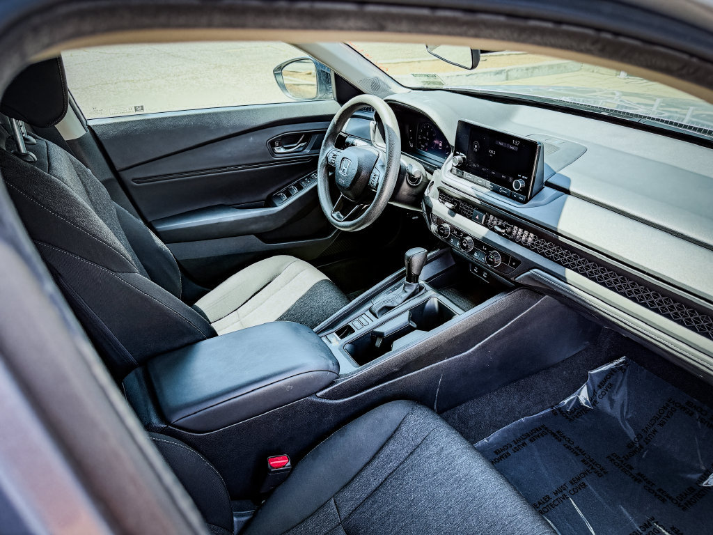 Used 2025 Honda Accord SE image 25