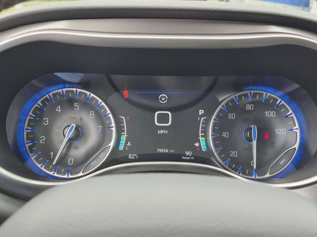 Used 2023 Chrysler Pacifica Touring-L FWD image 16