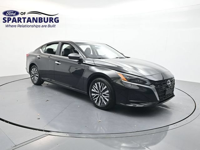 Used 2025 Nissan Altima 2.5 SV FWD image 1