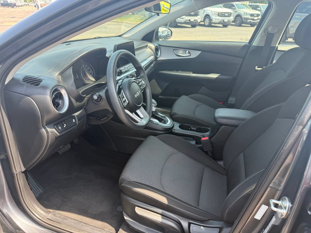 Used 2024 Kia Forte LXS w/ LXS Technology Package FWD image 12