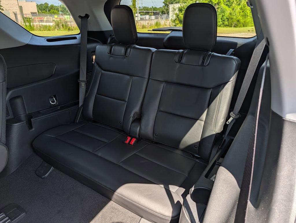 Certified 2023 Ford Explorer XLT w/ Equipment Group 202A RWD image 24
