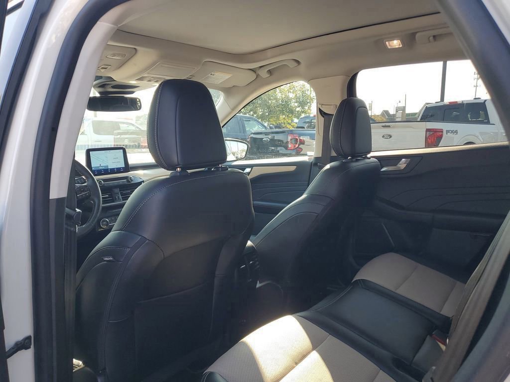 Certified 2021 Ford Escape Titanium w/ Titanium Elite Package image 11