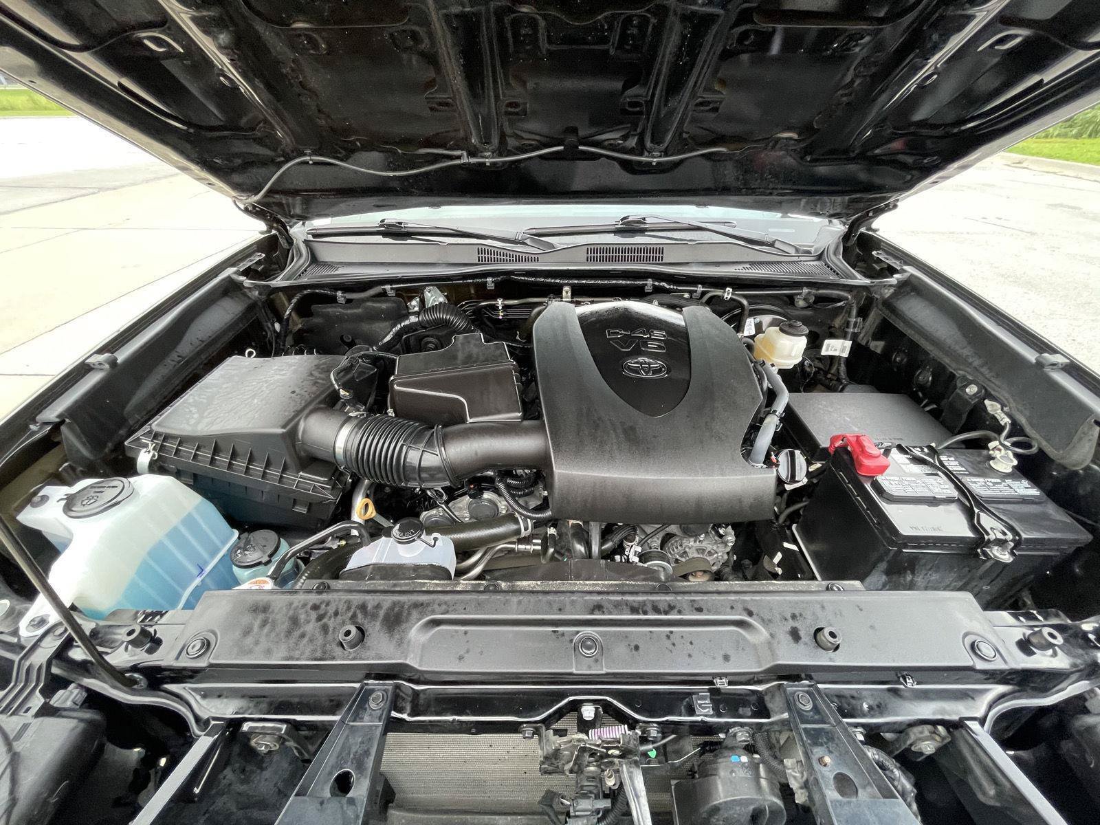 Used 2023 Toyota Tacoma SR5 w/ Technology Package AWD/4WD image 32