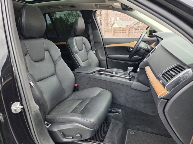 Used 2022 Volvo XC90 T5 Momentum AWD/4WD image 17
