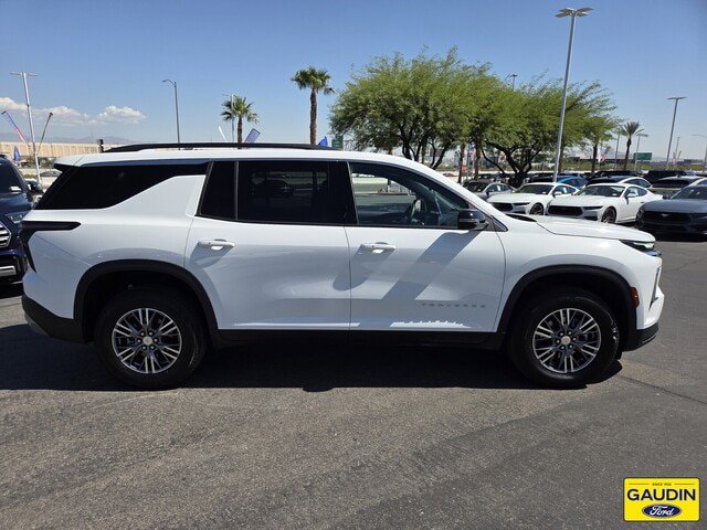 Used 2025 Chevrolet Traverse LT AWD/4WD image 8