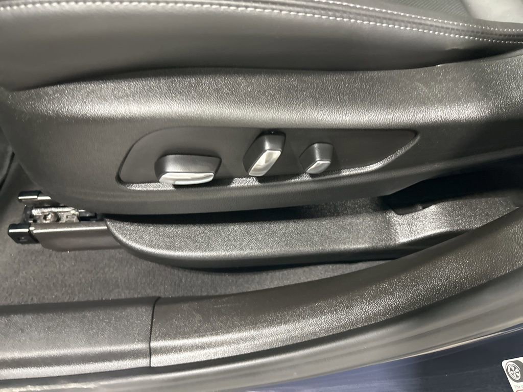 Used 2024 Cadillac XT6 Premium Luxury w/ Technology Package image 12