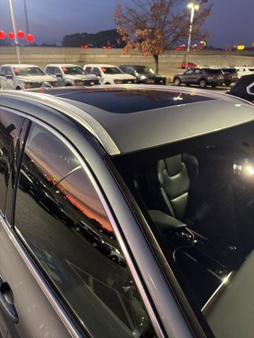 Used 2021 Volvo XC60 T5 Momentum w/ Protection Package Premier image 4