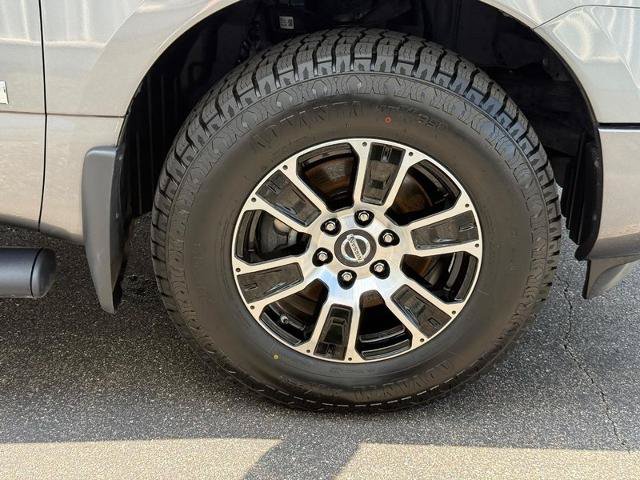 Used 2021 Nissan Titan SV w/ SV Convenience Package AWD/4WD image 6