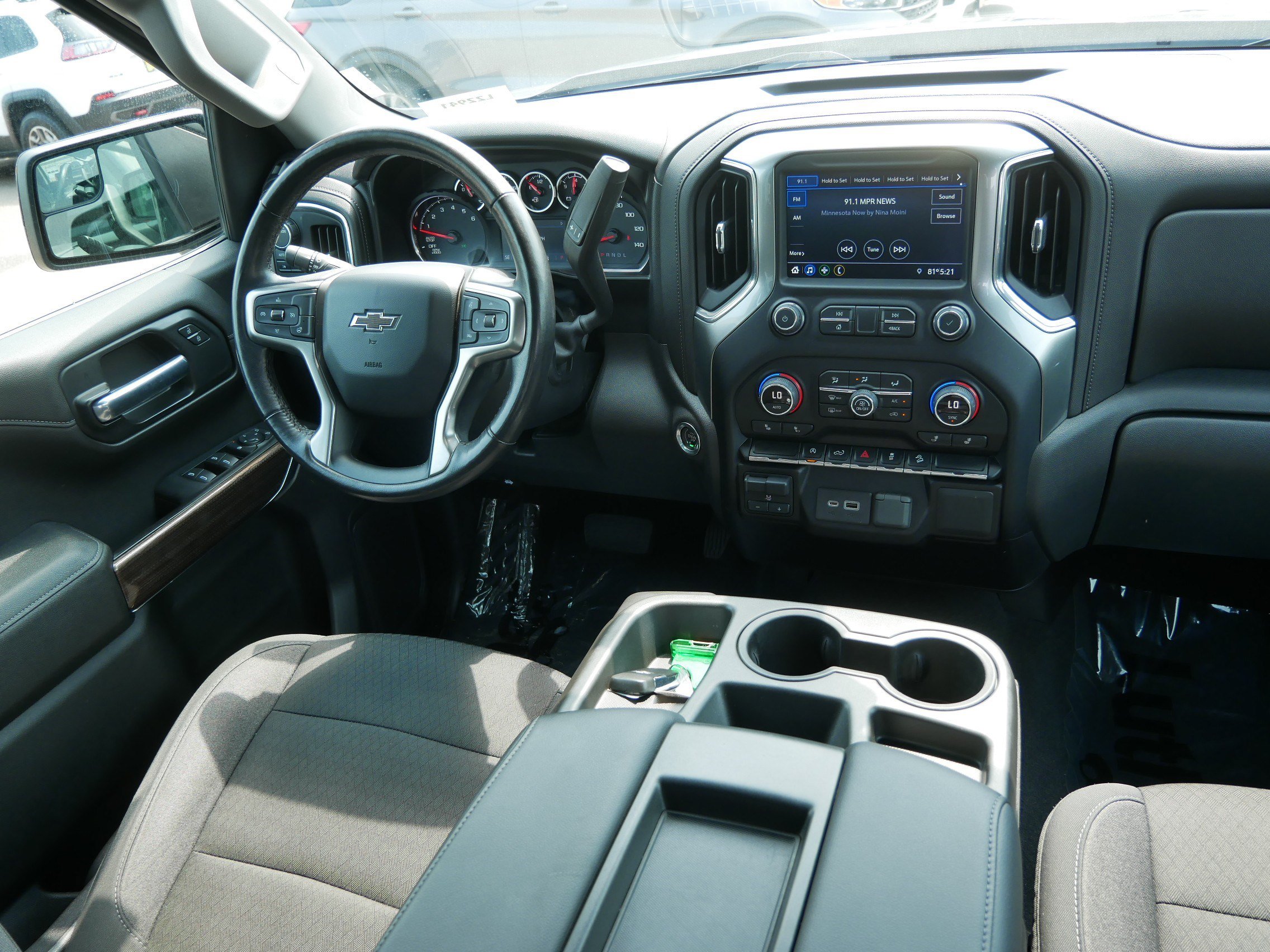 Used 2020 Chevrolet Silverado 1500 RST AWD/4WD image 9