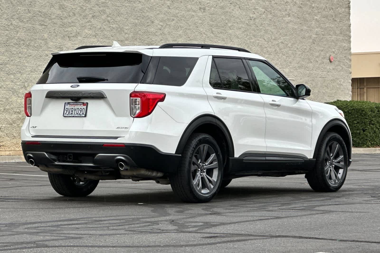 Certified 2023 Ford Explorer XLT w/ Equipment Group 202A AWD/4WD image 2