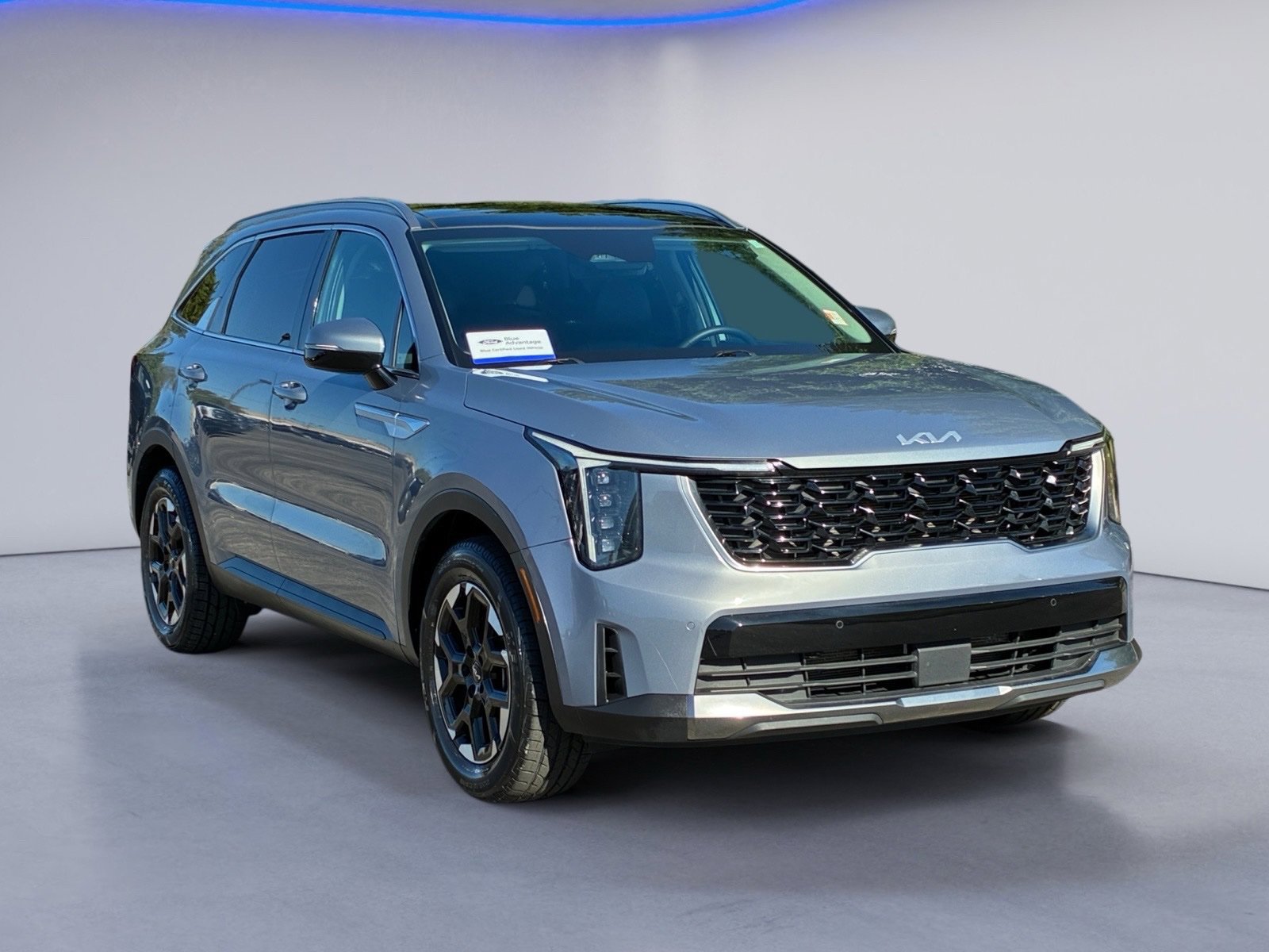 Used 2025 Kia Sorento S w/ Panoramic Sunroof Package FWD image 5