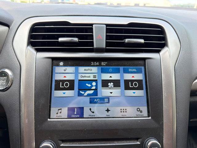 Certified 2017 Ford Fusion SE w/ Fusion SE Technology Package FWD image 15