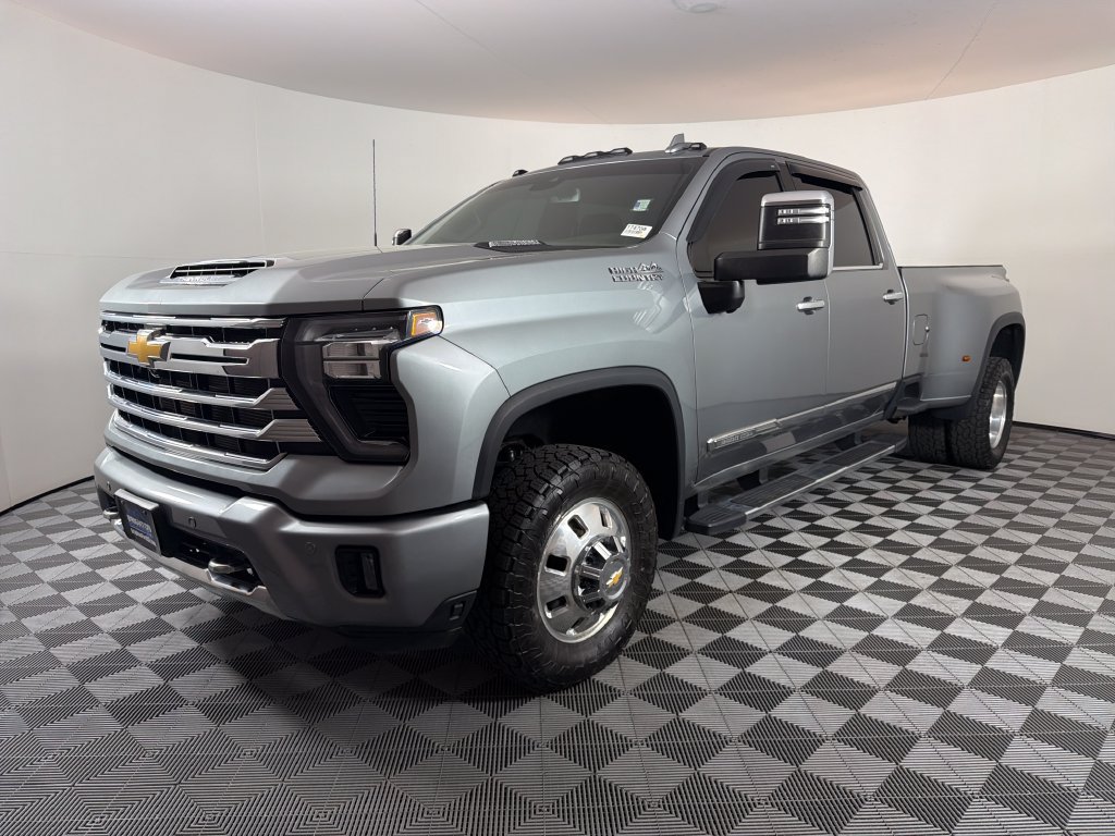 Used 2024 Chevrolet Silverado 3500 High Country AWD/4WD image 7