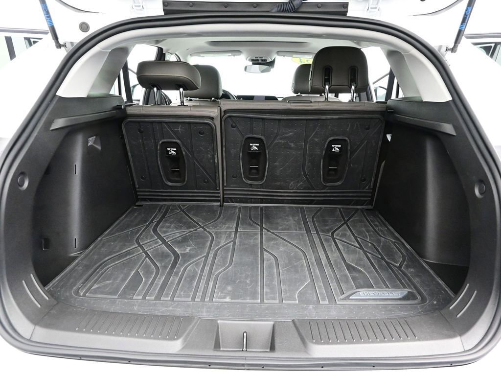 Used 2024 Chevrolet Trax ACTIV w/ Sunroof Package FWD image 11