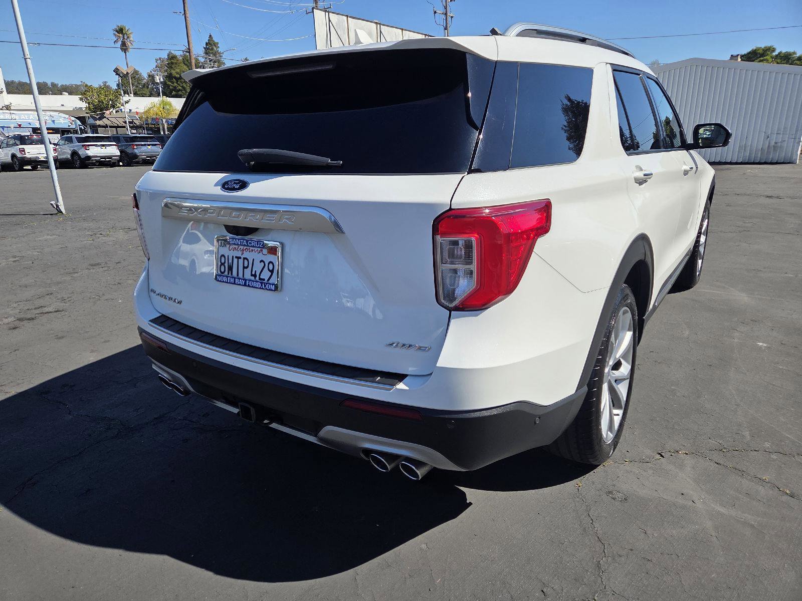 Certified 2021 Ford Explorer Platinum w/ Equipment Group 601A image 4