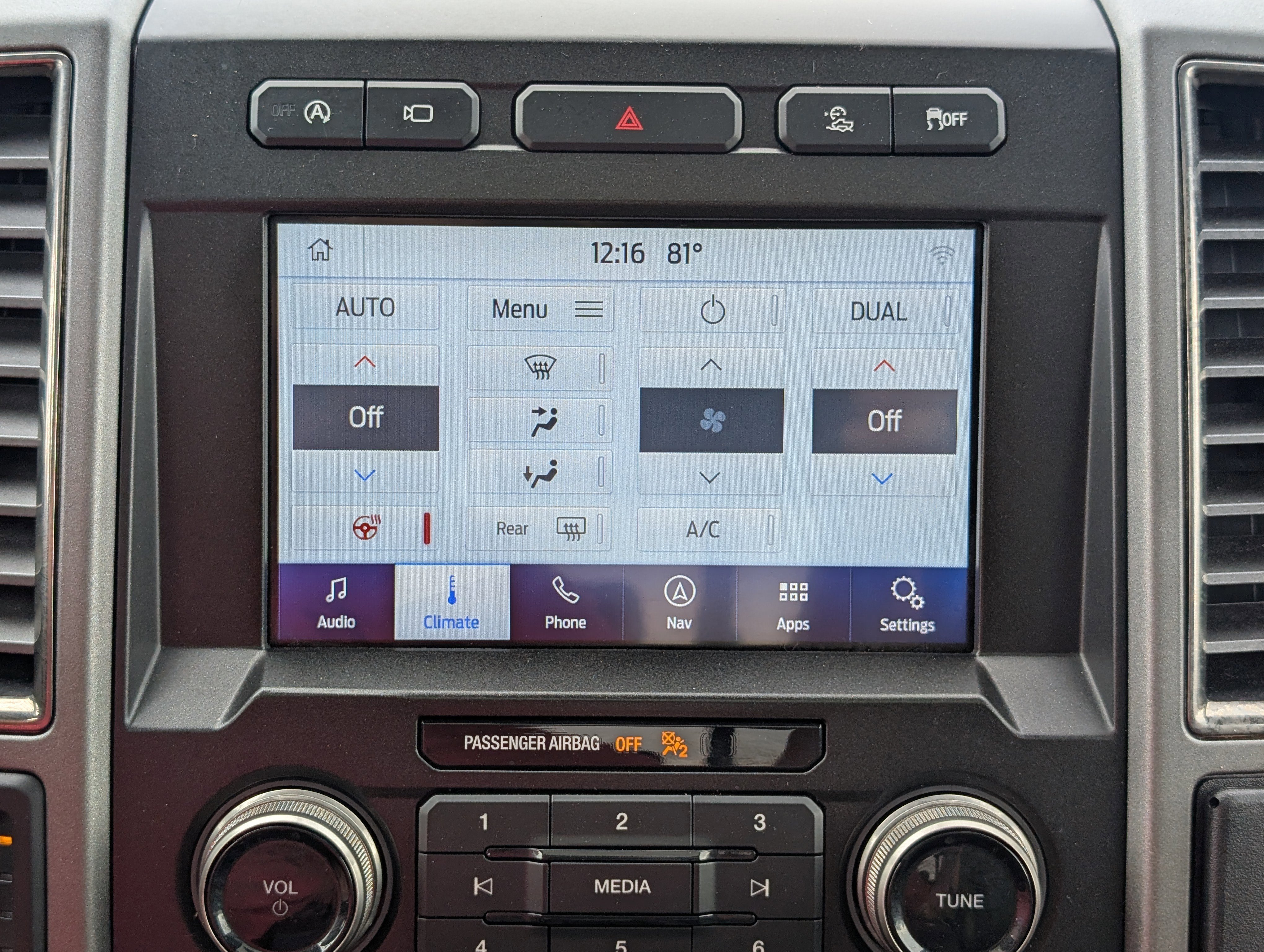 Certified 2019 Ford F150 Raptor w/ Equipment Group 802A Luxury image 29