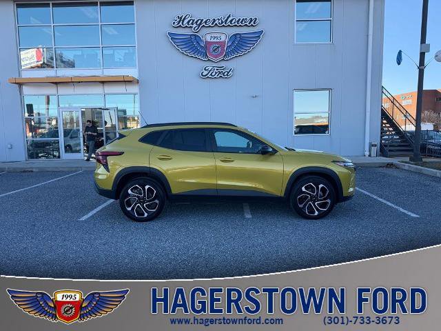 Used 2024 Chevrolet Trax RS w/ Sunroof Package image 1