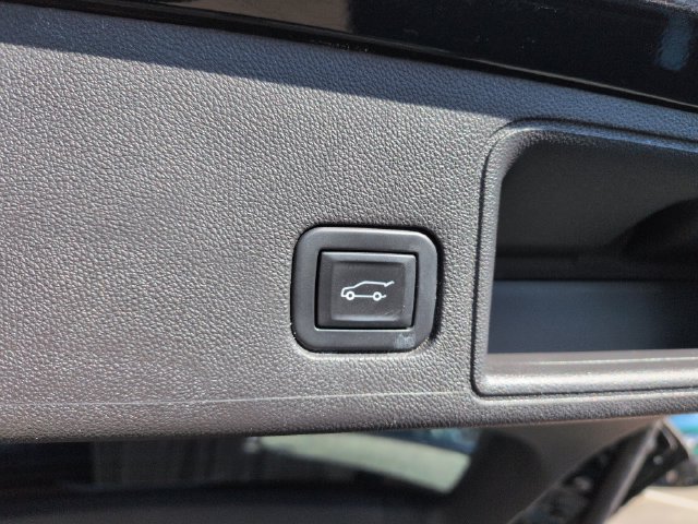 Used 2022 GMC Terrain SLE w/ Driver Convenience Package AWD/4WD image 21