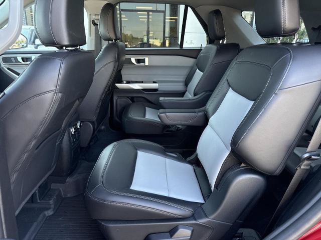 Certified 2023 Ford Explorer XLT w/ Equipment Group 202A RWD image 5