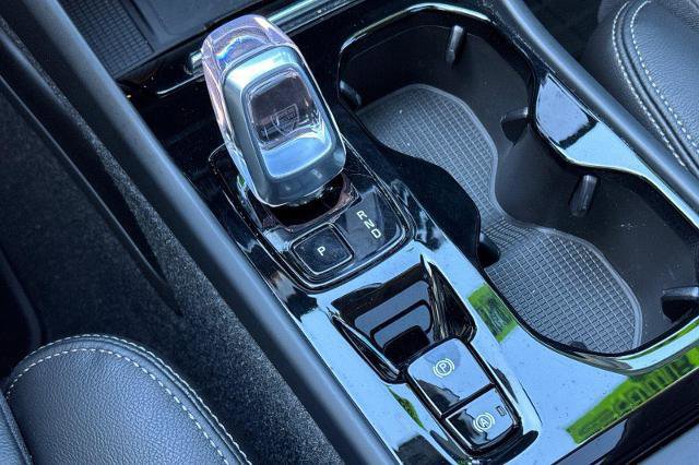 Used 2023 Volvo XC40 B5 Ultimate w/ Protection Package Premier image 25
