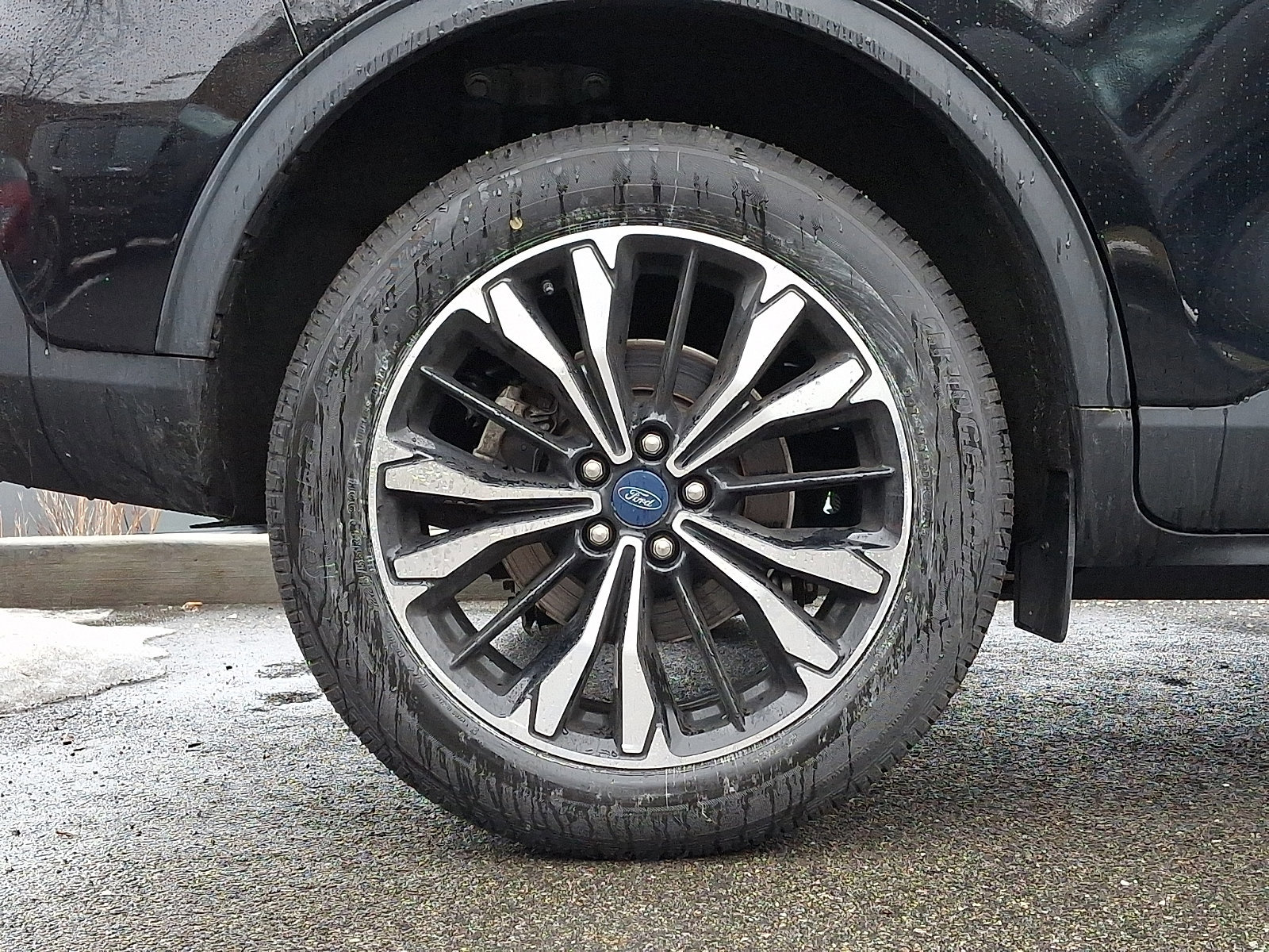 Certified 2022 Ford Escape SEL w/ SEL Stealth AWD Package image 3