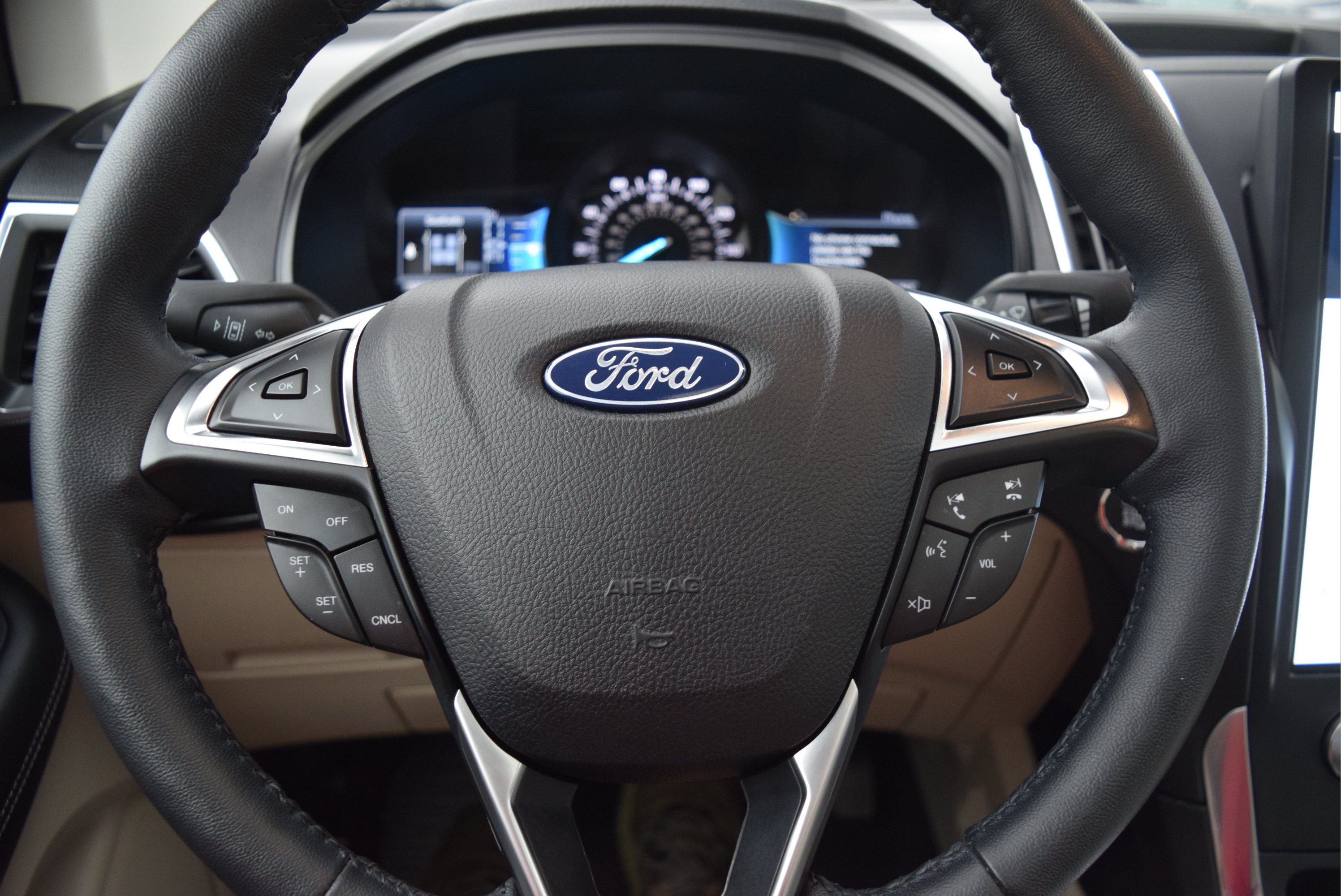 Certified 2024 Ford Edge Titanium AWD/4WD image 13