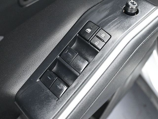 Used 2024 Toyota Highlander LE image 14