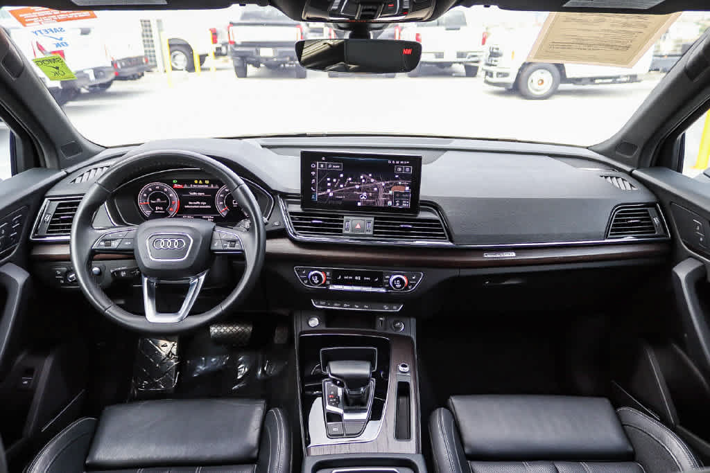 Used 2023 Audi Q5 2.0T Prestige w/ Prestige Package AWD/4WD image 12