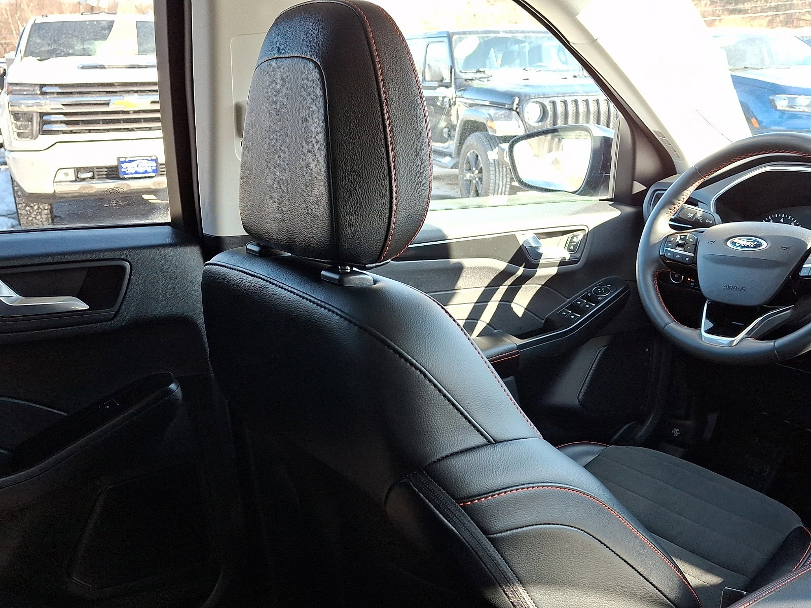 Certified 2022 Ford Escape SEL w/ SEL Stealth AWD Package image 13